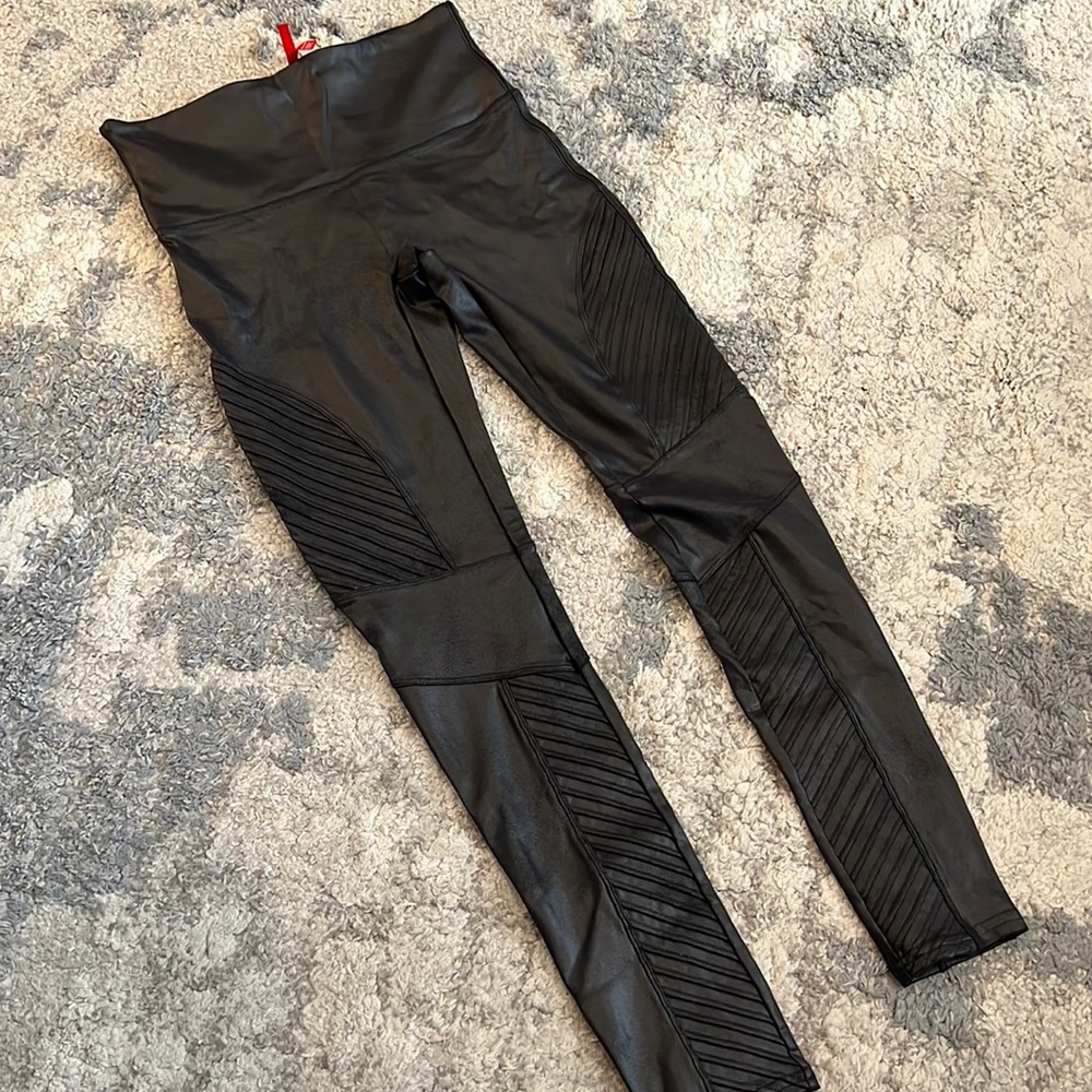 EUC Spanx Moto Leggings